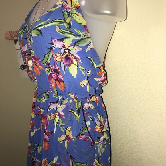 🌸 Spaghetti String flirty dress - Picture 2 of 5